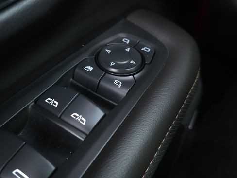 Used 2024 GMC Yukon AT4 w/ Technology Package image 31