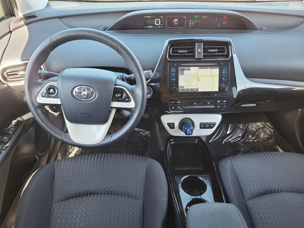 Used 2017 Toyota Prius Prime Plus w/ Preferred Accessory Package FWD image 4