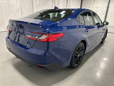 Used 2025 Toyota Camry SE image 7