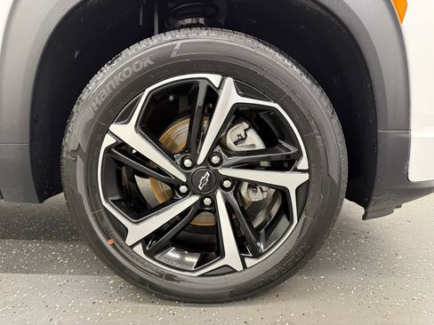 Used 2023 Chevrolet TrailBlazer RS w/ Convenience Package AWD/4WD image 21