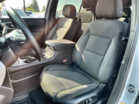 Used 2023 Chevrolet Traverse LT AWD/4WD image 14