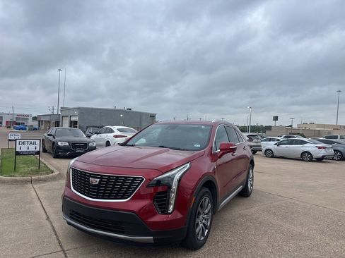 Used 2021 Cadillac XT4 Premium Luxury image 8