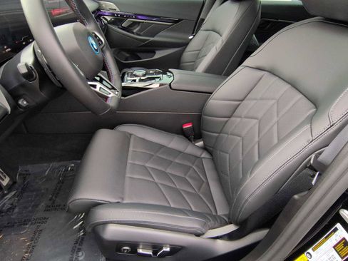 Used 2025 BMW i5 M60 w/ Premium Package image 16