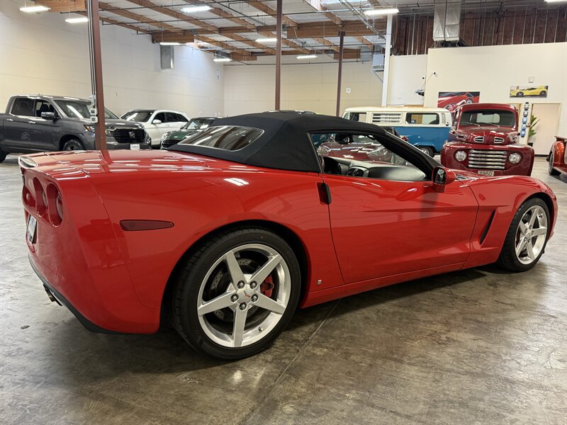 Used 2006 Chevrolet Corvette Convertible w/ Preferred Equipment Group RWD image 33