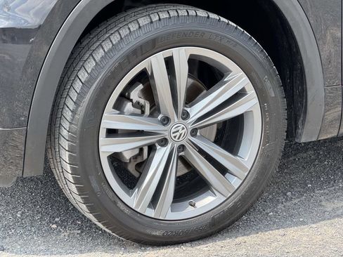 Used 2019 Volkswagen Atlas SEL R-Line AWD/4WD image 12