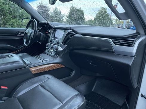 Used 2017 Chevrolet Suburban Premier AWD/4WD image 30