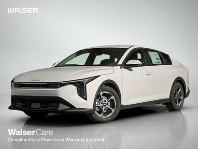 New 2025 Kia K4 LXS