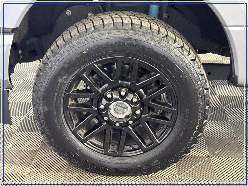 Used 2022 Ford F250 Lariat w/ Black Appearance Package AWD/4WD image 15