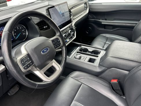Used 2024 Ford Expedition Max XLT image 10