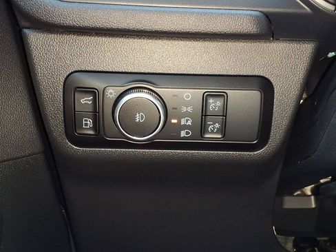 Used 2025 Ford Escape SE FWD image 14