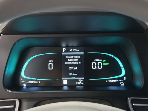 Used 2025 Hyundai Elantra Hybrid FWD image 14