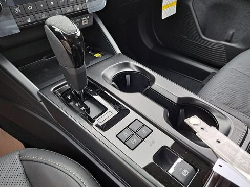 New 2026 Subaru Outback Limited AWD/4WD image 11