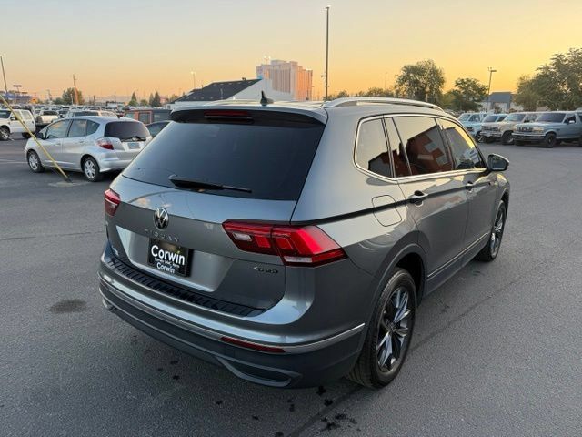 Used 2022 Volkswagen Tiguan SE AWD/4WD image 8