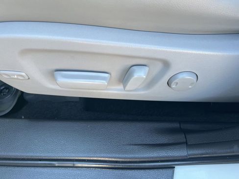 Used 2019 Toyota Highlander XLE image 53