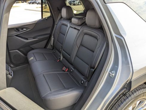 Used 2025 Chevrolet Equinox LT w/ Convenience Package II image 38