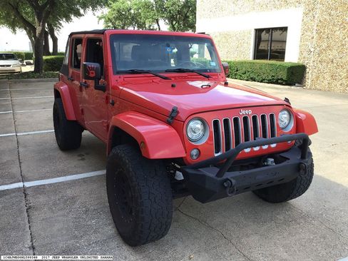 Used 2017 Jeep Wrangler Unlimited Sahara w/ Connectivity Group AWD/4WD image 4
