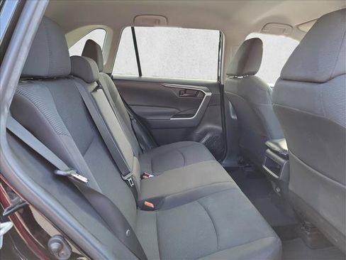 Used 2021 Toyota RAV4 LE FWD image 16