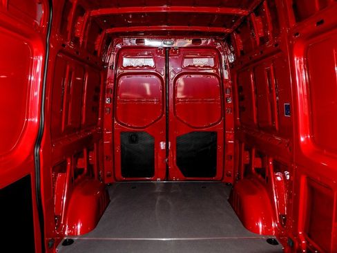 Used 2025 Mercedes-Benz Sprinter 2500 image 22