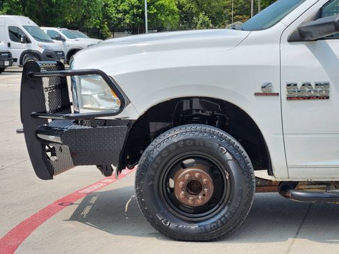 Used 2018 RAM 3500 Tradesman w/ Chrome Appearance Group AWD/4WD image 12