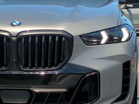 Used 2024 BMW X5 xDrive40i w/ M Sport Package AWD/4WD image 5