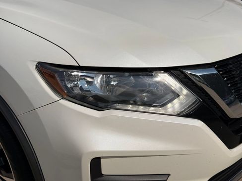 Used 2019 Nissan Rogue SV w/ Premium Package AWD/4WD image 39