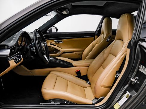 Used 2017 Porsche 911 Turbo image 33
