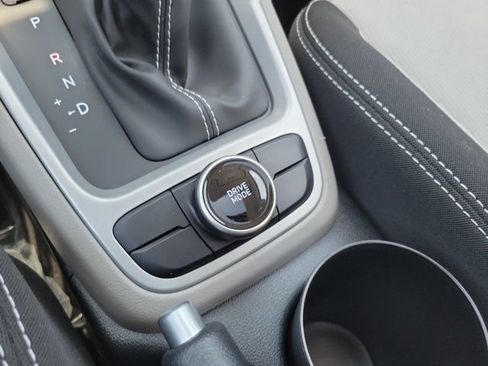 Certified 2025 Hyundai Venue SEL FWD image 26