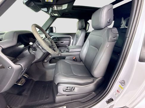 Certified 2023 Land Rover Defender 90 V8 AWD/4WD image 19