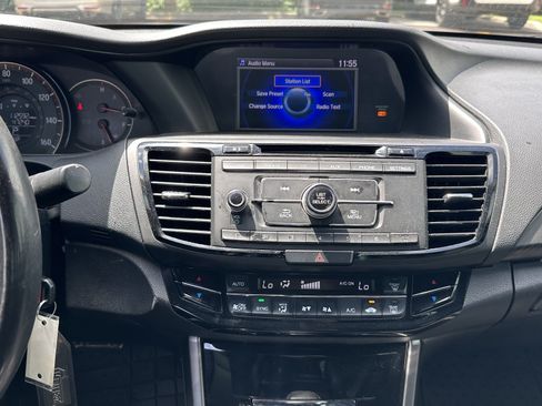 Used 2017 Honda Accord Sport image 31