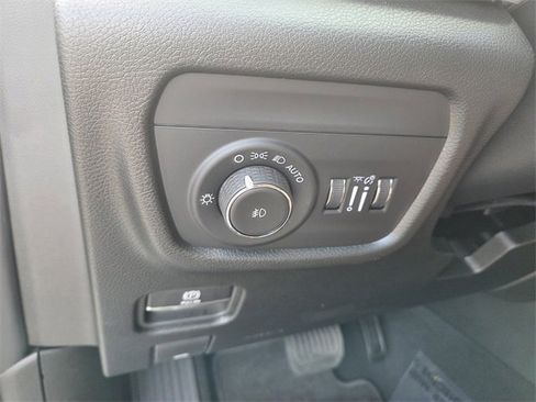 Certified 2025 Jeep Grand Cherokee Limited w/ Black Appearance Package image 23