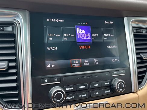 Used 2017 Porsche Macan Turbo image 19