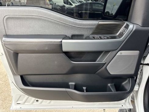 Used 2024 Ford F150 Lightning Lariat image 23