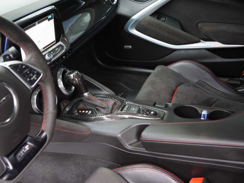 Used 2018 Chevrolet Camaro ZL1 image 44