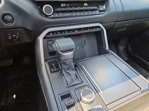 Used 2025 Toyota Tundra Platinum AWD/4WD image 16