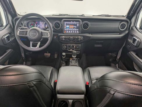 Used 2023 Jeep Wrangler Sahara w/ Cold Weather Group image 18