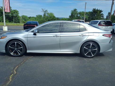 Used 2019 Toyota Camry XSE FWD image 4