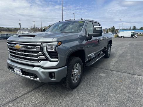 New 2026 Chevrolet Silverado 2500 High Country w/ High Country Premium Package AWD/4WD image 3