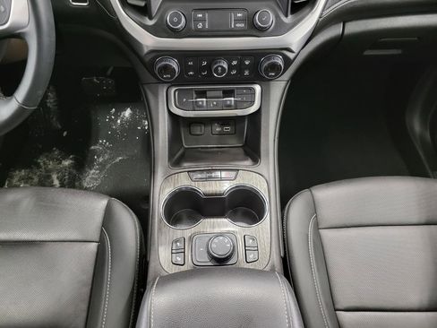 Used 2023 GMC Acadia SLT w/ Trailering Package image 17