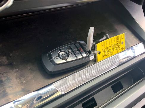 Used 2024 Ford F250 Lariat image 13