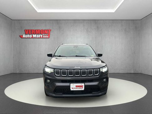 Used 2022 Jeep Compass Latitude image 2