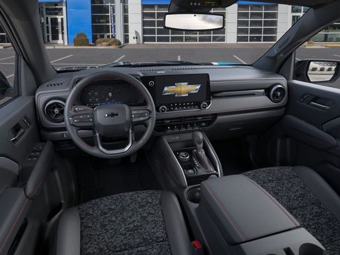 New 2025 Chevrolet Colorado Z71 w/ Technology Package AWD/4WD image 15