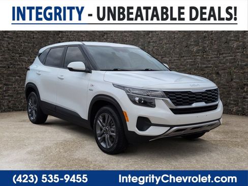 Used 2022 Kia Seltos LX AWD/4WD image 1