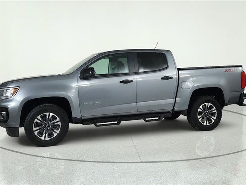 Used 2021 Chevrolet Colorado Z71 AWD/4WD image 2