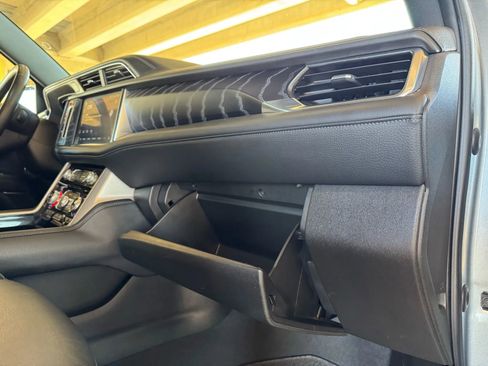 Used 2023 GMC Yukon XL Denali image 30