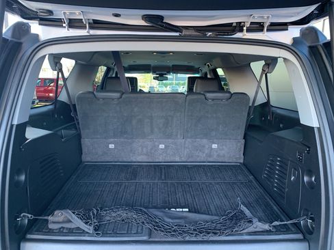 Used 2017 Cadillac Escalade ESV 4WD image 14