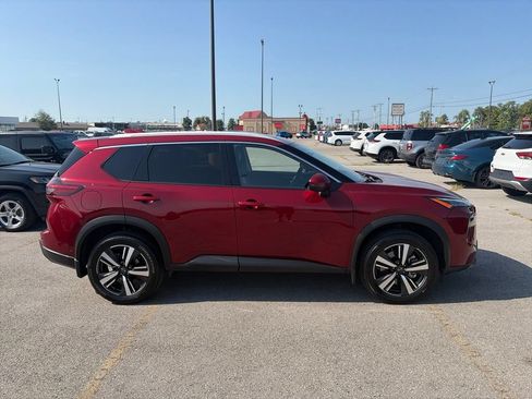 Used 2025 Nissan Rogue SL w/ Tech Package AWD/4WD image 7