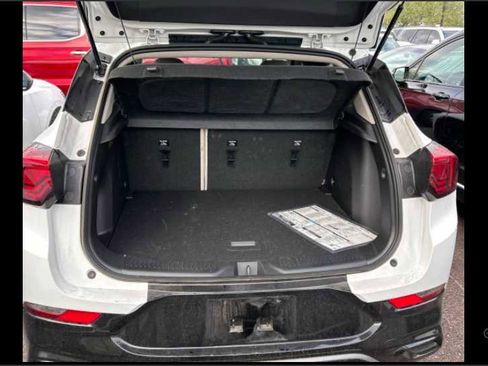 Used 2024 Buick Encore GX Sport Touring w/ Experience Buick Package image 10