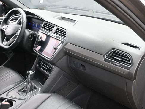 Used 2022 Volkswagen Tiguan SE R-Line FWD image 23