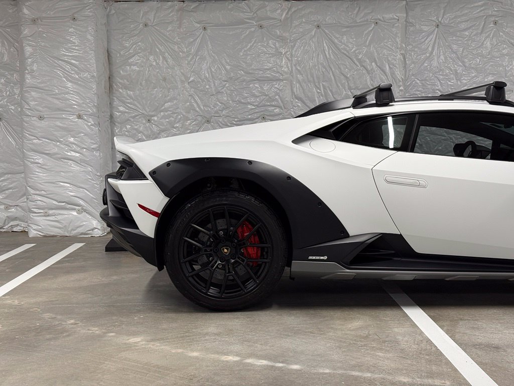 Used 2023 Lamborghini Huracan Sterrato AWD/4WD image 13