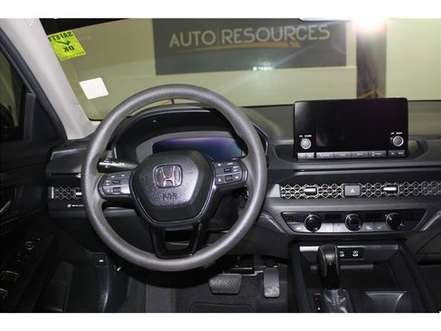 Used 2025 Honda Accord SE image 15